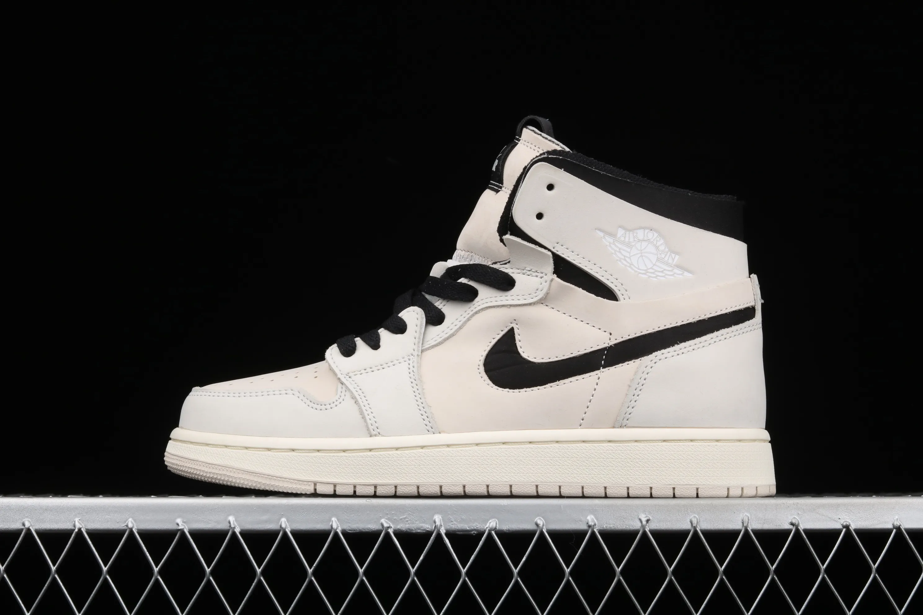 All categories Air Jordan Jordan series basketball shoes Air Jordan 1 High Special offer Air Jordan 1 Zoom Air CMFT "Summit White" AJ1 Joe 1 Pearl milk tea off-white CT0979-100